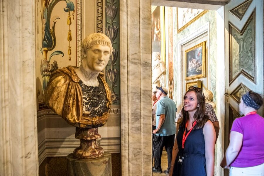 Rome: Borghese Gallery Skip-the-Line Ticket and Guided Tour - Entering the villa and moving through 20 curated rooms