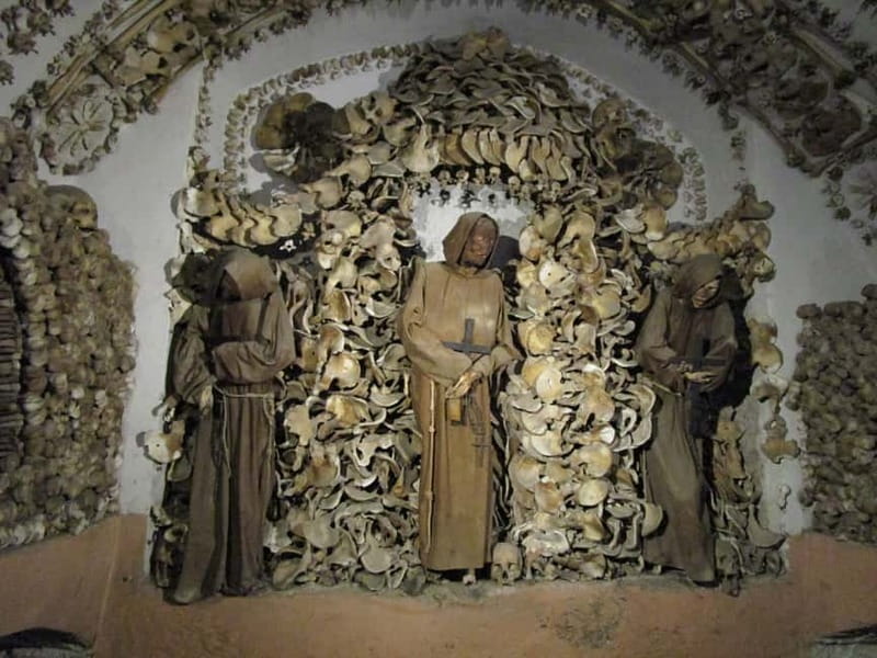 Rome: Capuchin Crypts Skip-the-Line Ticket and Tour - Skulls, the hourglass, and why Trevi Fountain bones ended up here