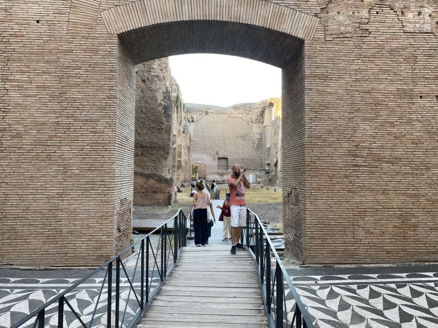 Rome: Caracalla Baths & Circus Maximus — Private or Shared - Meeting at Circo Massimo, and what to do so you do not waste time