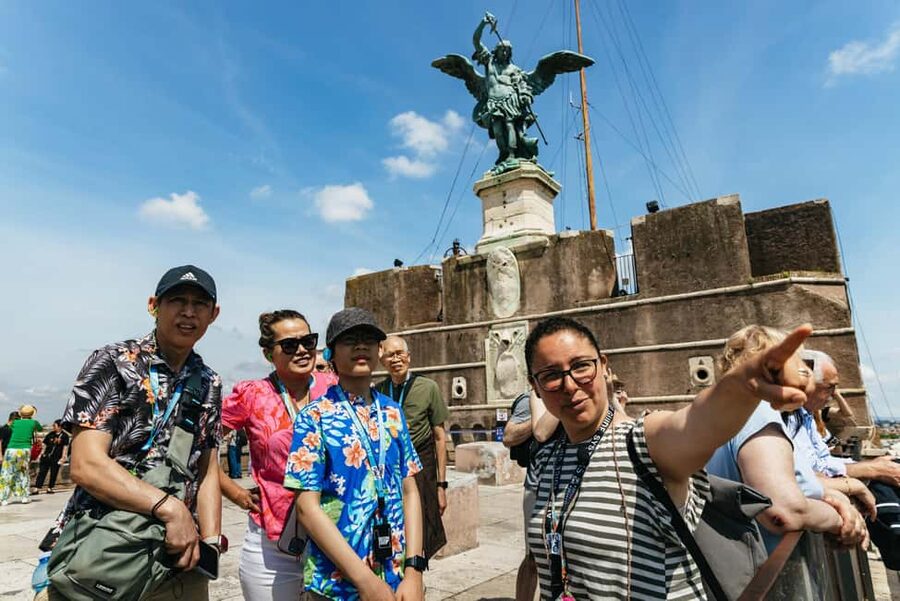 Rome: Castel Sant'Angelo Skip-the-Line Guided Tour - Skip-the-line logistics at Lungotevere Castello