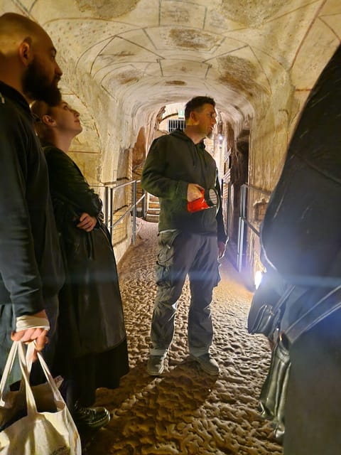 Rome: Catacombs Express ENGLISH Guided Tour - SKIP THE LINE - Practical tips before you go (shoes, warmth, modest dress, and claustrophobia)