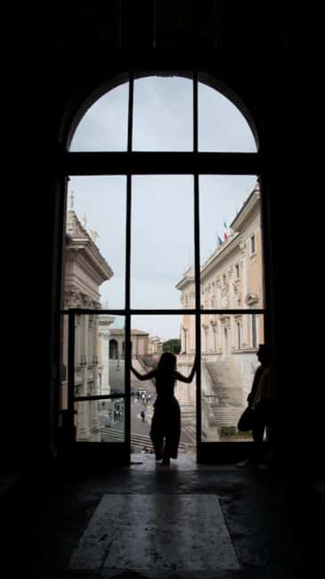 Rome: City Highlights Electric Bike Tour - Piazza Navona and the fountains effect: why the timing matters