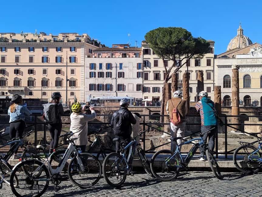Rome: City Highlights Electric Bike Tour - Starting in the Lungotevere area and warming up on the Tiber