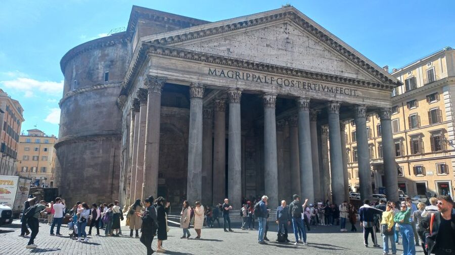 Rome: City Highlights Tour by Electric Golf Cart - The Colosseum outside: what the tour does well if you plan the next step