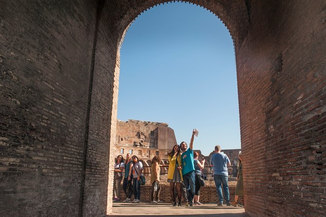 Rome: Colosseum Arena Floor, Roman Forum and Palatine Hill Tour - Arco di Tito: A Short Stop That Packs Meaning