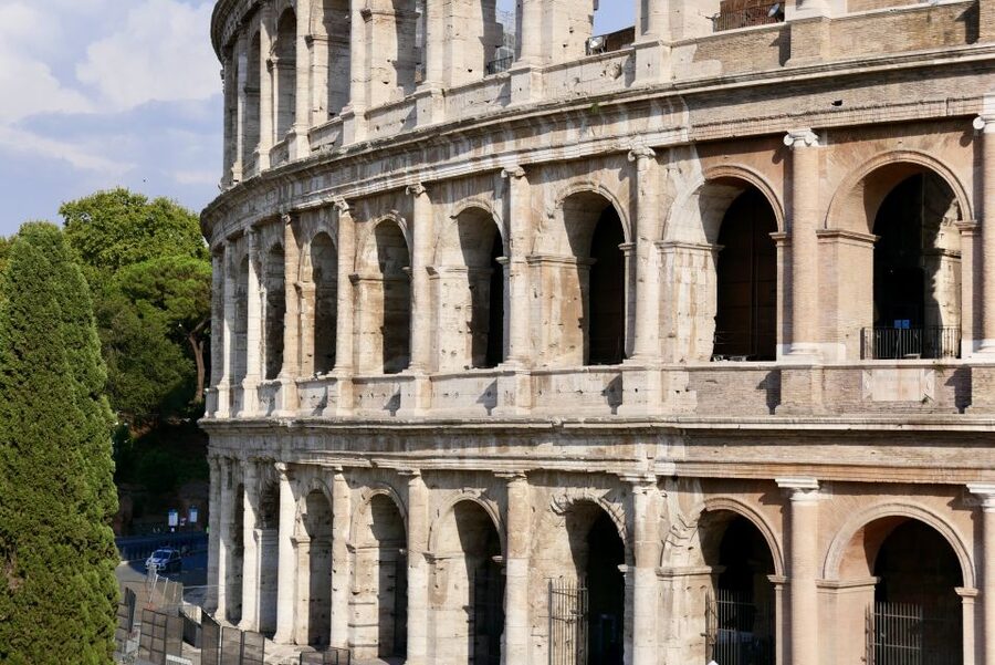 Rome: Colosseum Arena Guided Tour with Roman Forum Option - Guide Quality: The Difference Between Hearing and Understanding