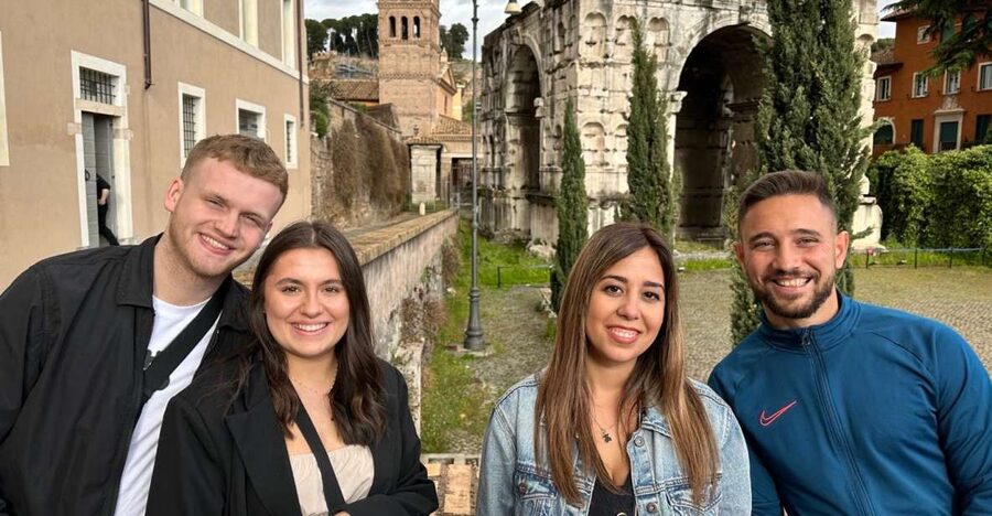 Rome: Colosseum, Circus Maximus, Forum & Ancient Rome Tour - The guide factor: what makes this tour feel smooth