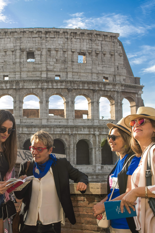 Rome: Colosseum Experience with Host and Audio Guide - Palatine Hill: Panoramas, Elite Dwellings, and Garden-Like Grounds