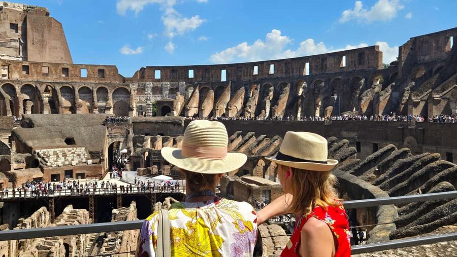Rome: Colosseum Express Tour and Roman Forum Access - Meet-up at Metro Colosseo, and how to find your group quickly