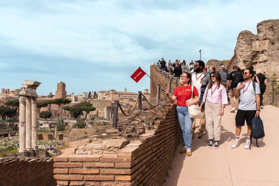 Rome: Colosseum, Forum, and Palatine Tour - Arch Photo Stops: Constantine and Titus in One Quick Route