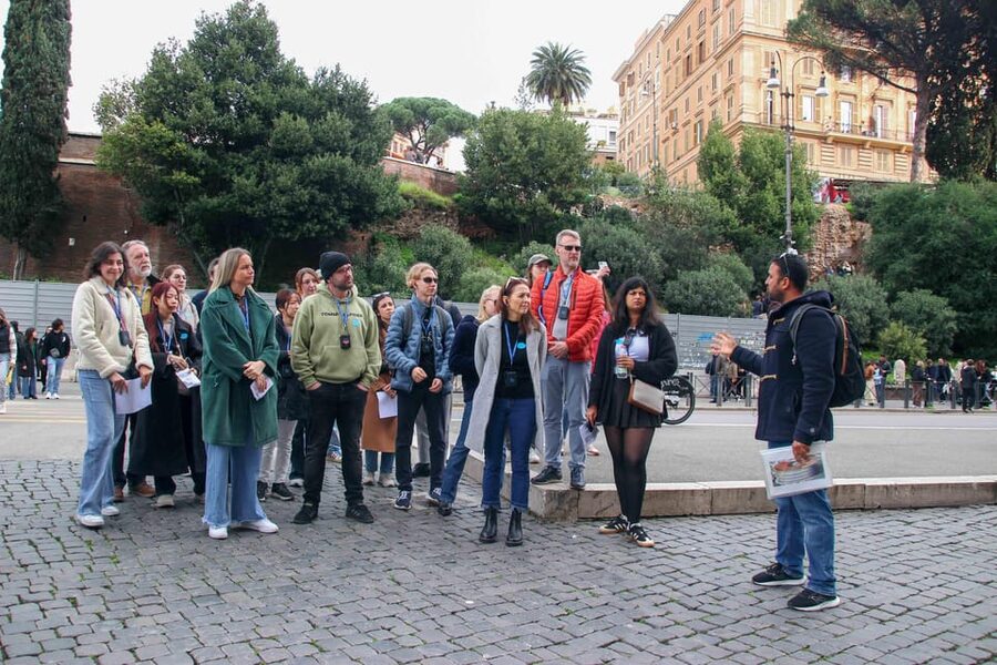 Rome: Colosseum & Forum with Audio Guide App -Optional Arena - Meeting Point at Via delle Terme di Tito 93, and How You Get Oriented Fast