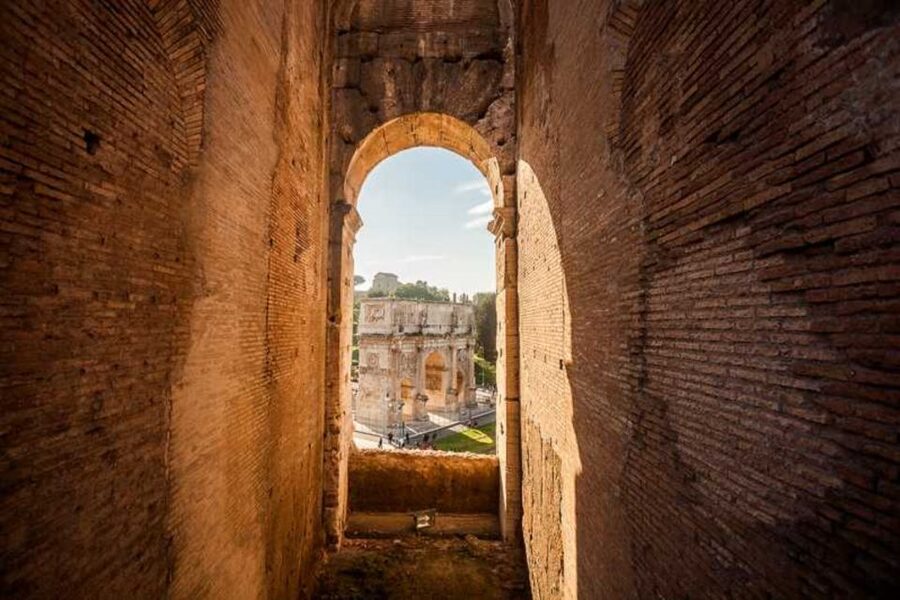 Rome: Colosseum, Palatine & Roman Forum Tour w/Entry Ticket - First level inside: gladiator battles and the layout you can read