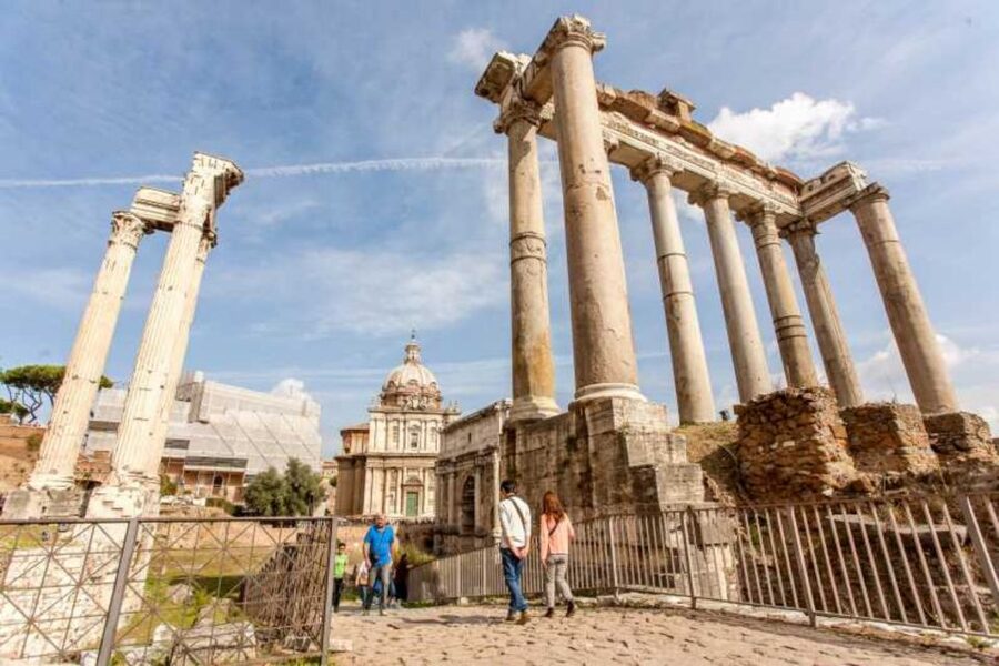 Rome: Colosseum, Palatine & Roman Forum Tour w/Entry Ticket - What the 1.5-hour structure feels like on the ground