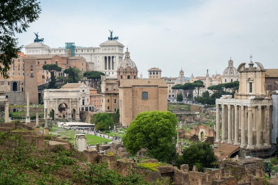 Rome: Colosseum, Roman Forum and Palatine Hill Group Tour - Palatine Hill: Where the Emperors Lived and You Can See Both Sides