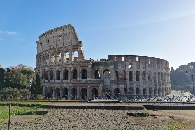 Rome: Colosseum, Roman Forum and Palatine Hill Private Tour - The Roman Forum Stops That Make Ancient Rome Feel Understandable