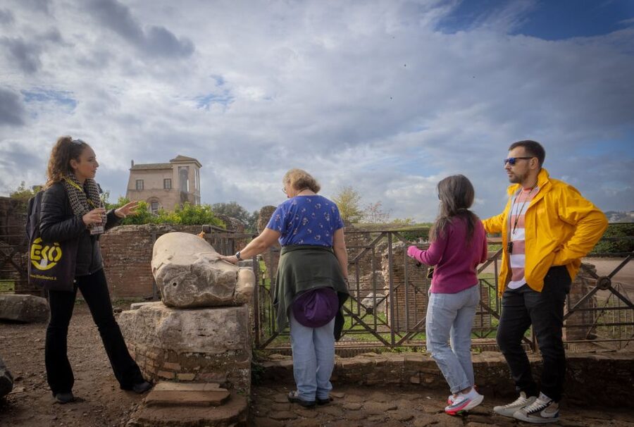 Rome: Colosseum, Roman Forum & Palatine Hill Group Tour - Meeting at the Arch of Constantine, then into the Colosseum (where the drama starts)