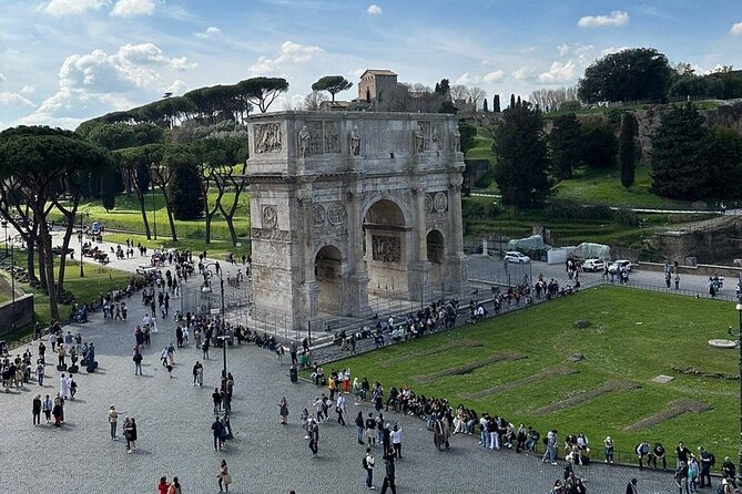 Rome: Colosseum, Roman Forum & Palatine Hill Visit + Audio Guide - Roman Forum on your schedule: huge, spread out, and still queue-y
