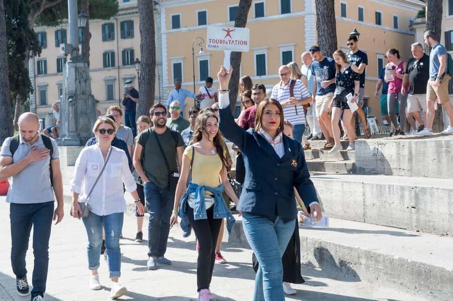 Rome: Colosseum, Roman Forum, Palatine with Multimedia Video - The 10:00 English City Walk: Navona, Pantheon, Trevi as a Single Story