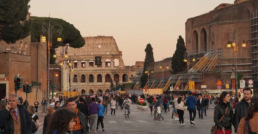 Rome: Colosseum, Roman Forum & Trajan's Market Exterior Tour - Key highlights to look for