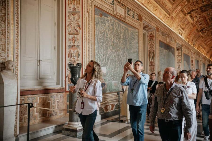 Rome: Colosseum, Vatican Museums & Historic Center in a Day - Starting at Piazza Navona, then Let Rome Do the Talking