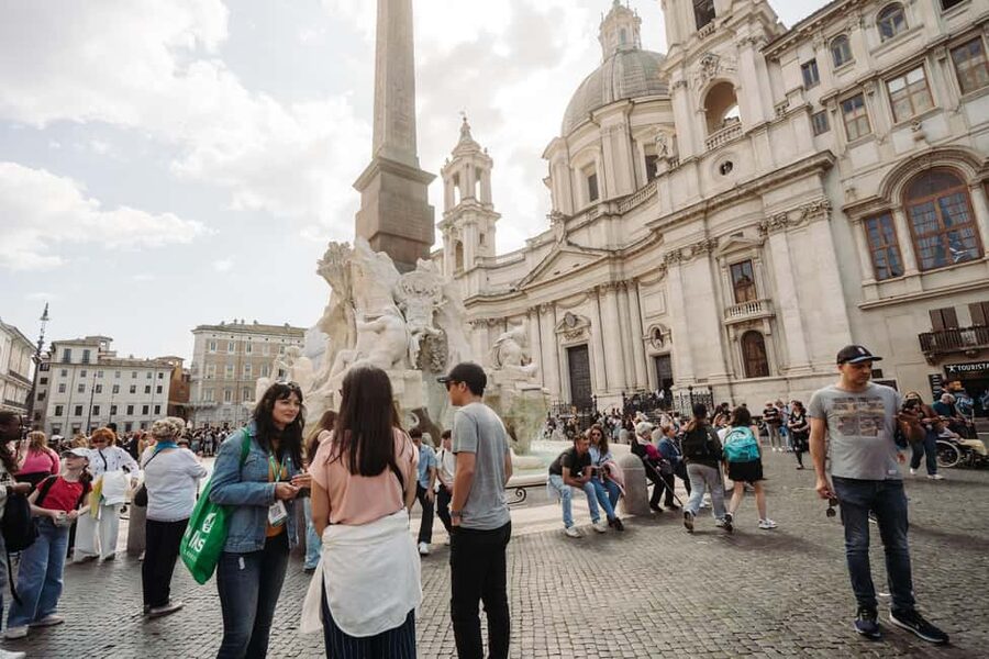 Rome: Colosseum, Vatican Museums & Historic Center in a Day - Sistine Chapel Time: Michelangelo’s Ceiling, in a Controlled Moment