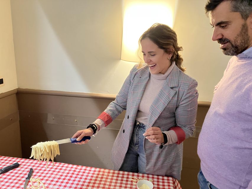 Rome Cooking Class: Handmade Tonnarelli Pasta & Tiramisu - Roman tonnarelli cacio e pepe: how the dough turns into real pasta