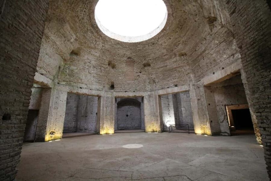 Rome: Domus Aurea Guided Tour and Virtual Reality Experience - Getting started from the Colosseo metro station (and why early matters)