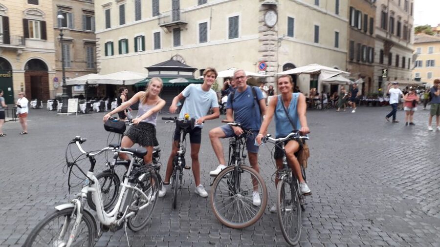 Rome: E-Bicycle Tour - The square circuit: Piazza Navona, Piazza del Popolo, and Piazza di Spagna