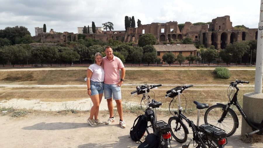 Rome: E-Bicycle Tour - Vatican-area stop: Piazza di San Pietro without the headache