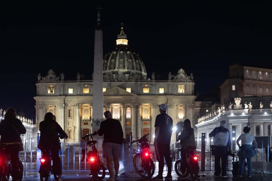 Rome: E-Bike Night Tour with Food and Wine Tasting - Santa Maria Maggiore and the early “wow” moments