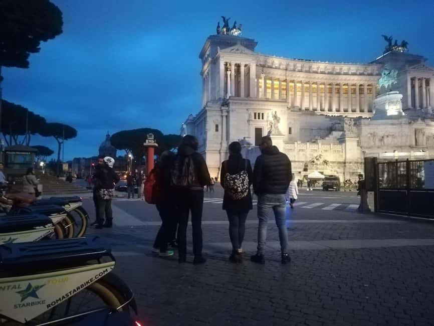 Rome: E-Bike Sunset Tour with Pizza Option - Colosseum and Roman Forum at sunset, what to notice