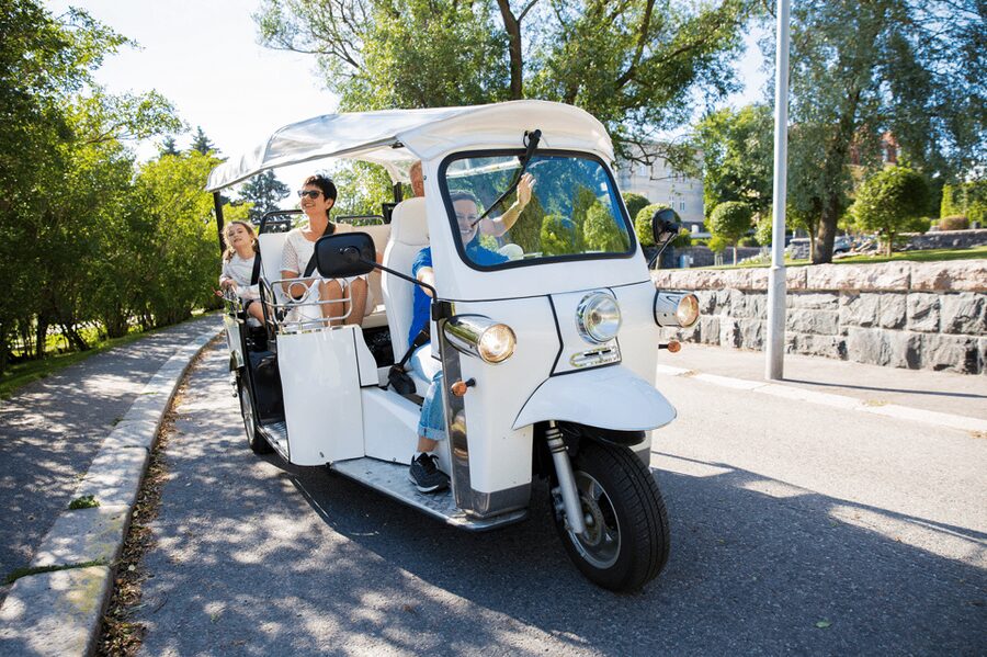 Rome E-Tuk Private Tours - Barberini meeting point, pickup timing, and what the schedule looks like