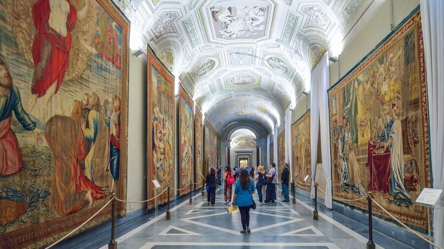 Rome: Early-Entry Vatican Museums & Sistine Chapel Tour - What the guides bring to the experience (and why it matters)