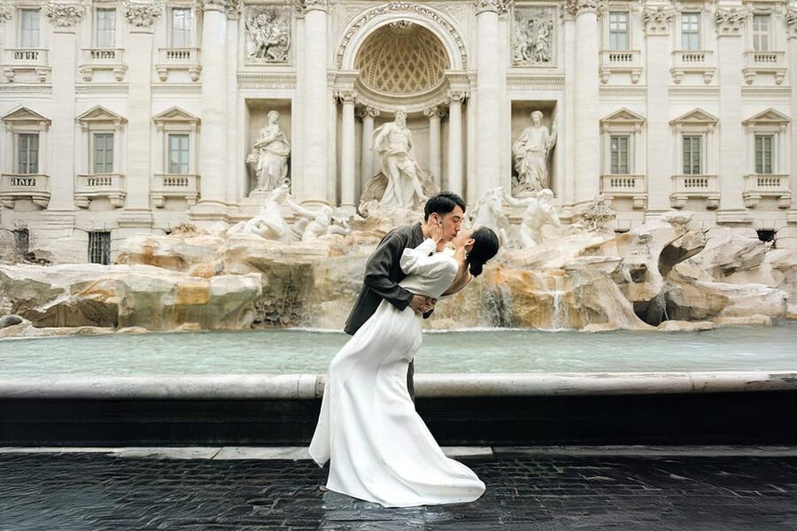 Rome: Early Morning Private Photoshoot at Iconic Landmarks - Eidos Photography and the kind of direction you actually want