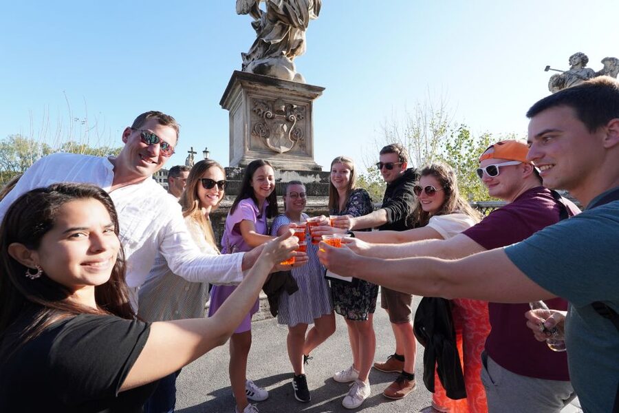 Rome: Evening Walking Tour with Cocktails and Local Guide - Why This Rome Evening Cocktail Walk Works