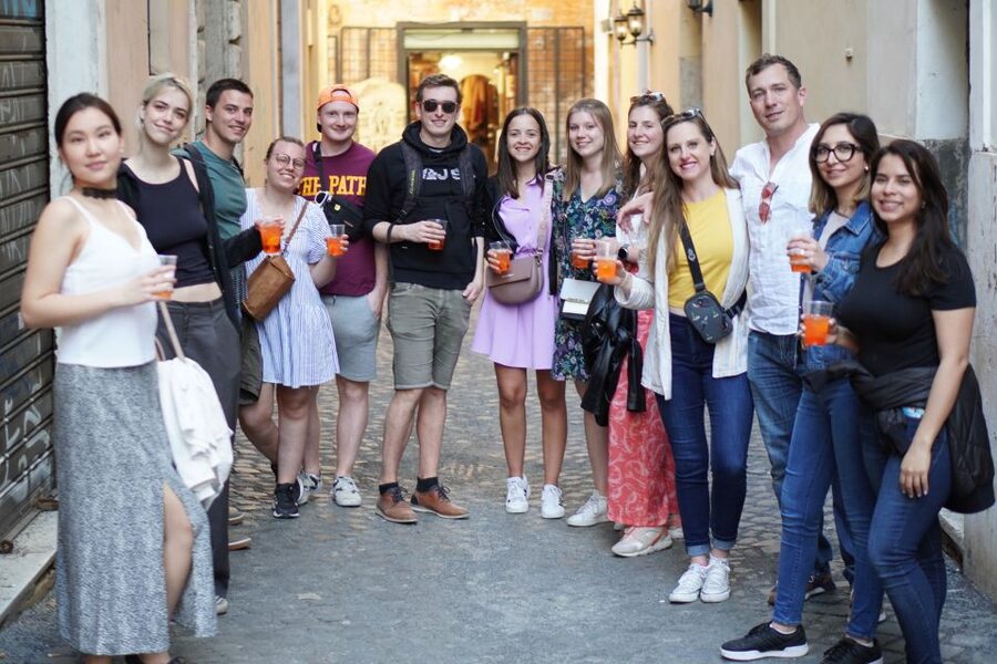 Rome: Evening Walking Tour with Cocktails and Local Guide - The Final Cocktail Bar Stop and How to Use It