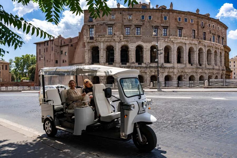 Rome: Exclusive Private Tour by Tuk Tuk - Pantheon and Piazza Navona: two classics tied together by time