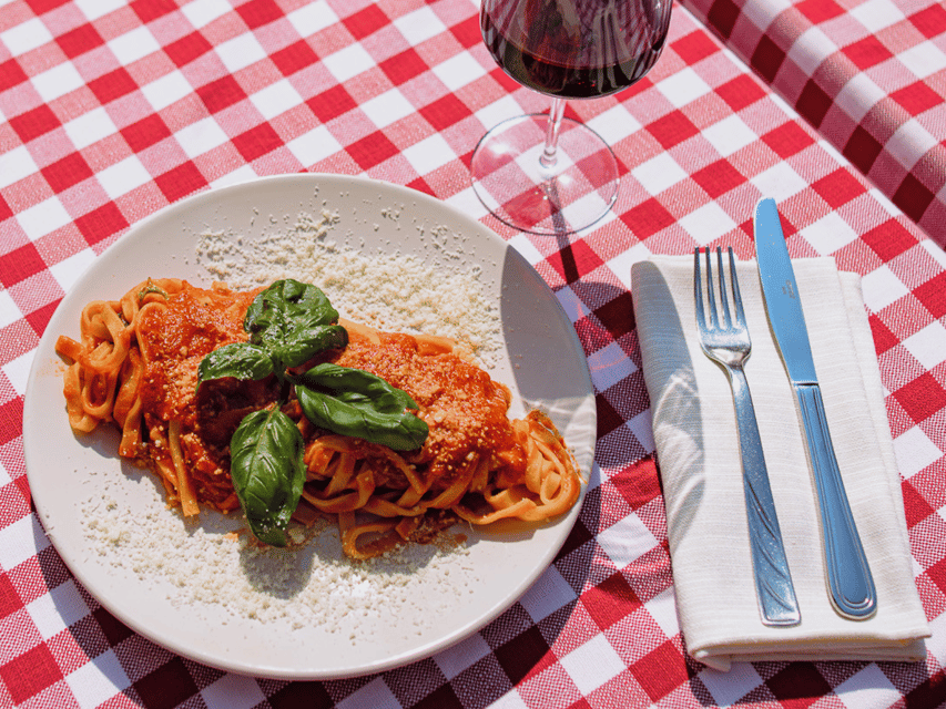 Rome: Fettuccine Pasta Cooking Class in Rome's City Center - Where to Meet Inside Ristorante Tucci (and How Not to Miss the Start)