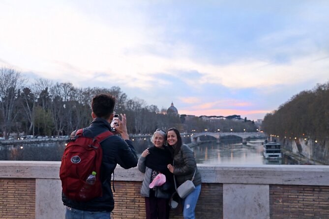 Rome Food Tour: Hidden Gems of Trastevere with Dinner & Wine - Stop 4: organic gelato, how to spot quality, and what to order