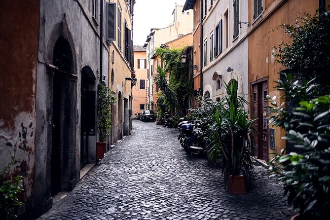 Rome Food Tour in the Historic Centre with 8+ Food Tastings - Largo di Torre Argentina Ending: Roman Republican Temples and Pompeys Theatre