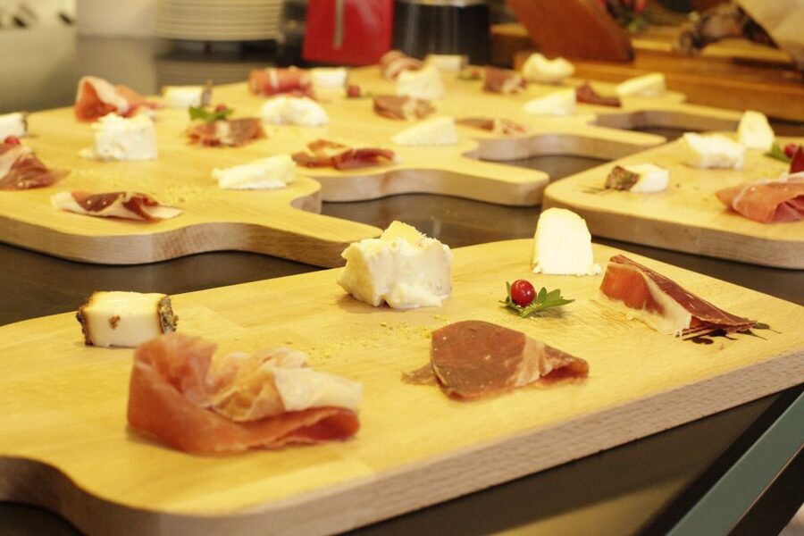 Rome: Food Tour with Market Visit - Gelato finale: how to spot real quality (not just sweet)