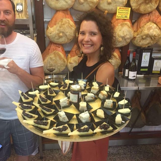 Rome: Food Tour with Market Visit - The La Nicchia Cafe tastings: wine plus specialty products before the market