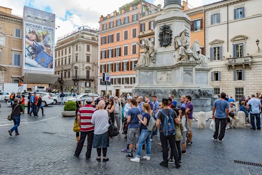 Rome: Fountains and Squares Small-Group Walking Tour - Walking to the Pantheon: Roman Construction Still Standing Tall