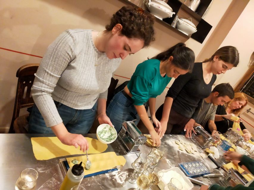Rome: Fresh Pasta and Tiramisu Making Class with Fine Wine - Wine and Drinks, How They Fit the Lesson