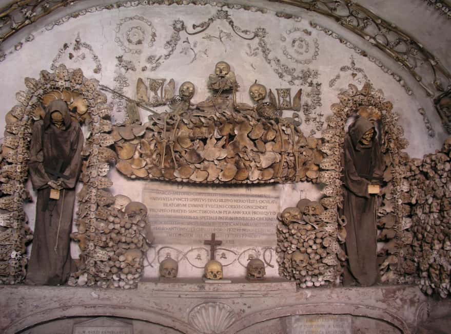 Rome: Ghosts & Bone Crypts Tours: 2 Tours, 1 Discount Ticket - Piazza Barberini to the Capuchin Crypts, where the bones are the point