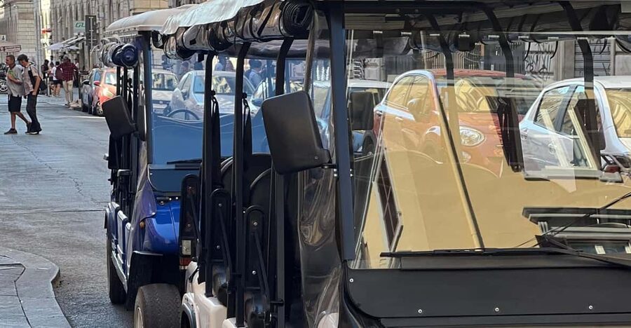Rome: Golf Cart Big group Tour - Trevi Fountain to Piazza Navona: iconic squares with enough time to breathe