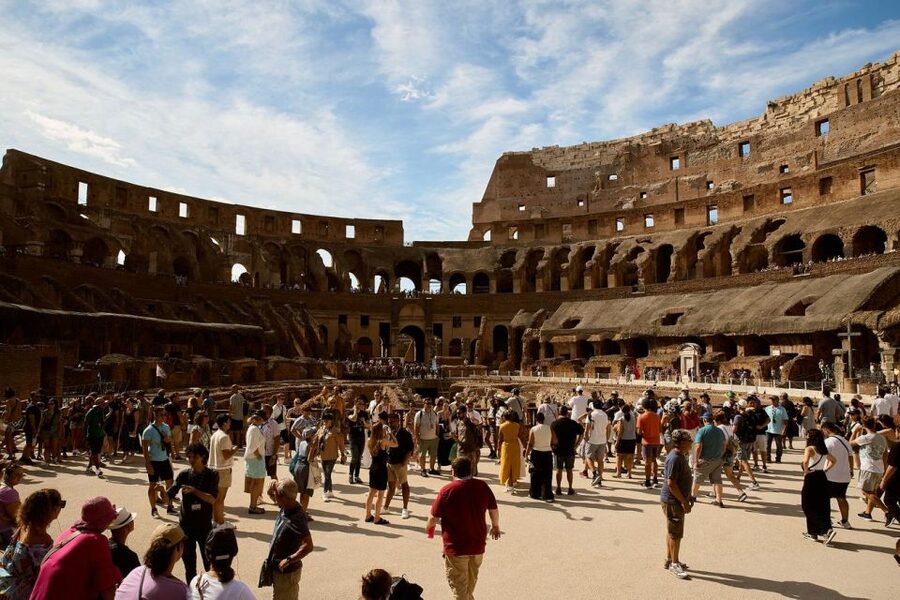 Rome: Guided Colosseum Arena & Forum Experience - Starting Near Piazza Venezia and Finding Your Guide Quickly