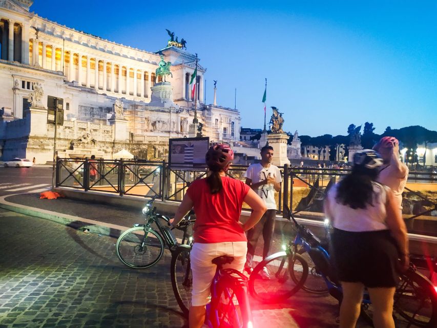 Rome :guided night e-bike tour with typical ice-cream - Campo dei Fiori and the Tiber crossing: the moment the tour becomes a night ride