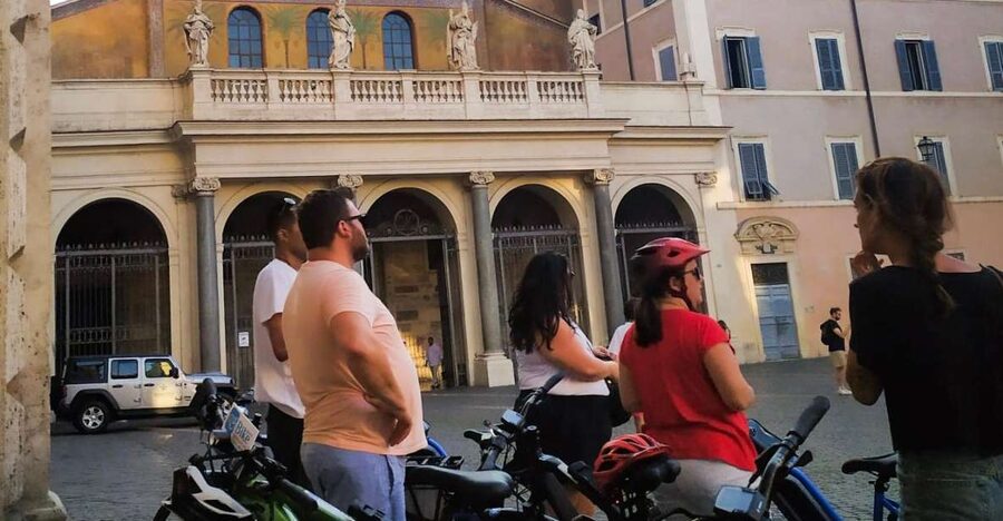 Rome :guided night e-bike tour with typical ice-cream - E-bikes, pacing, and the kind of comfort you need