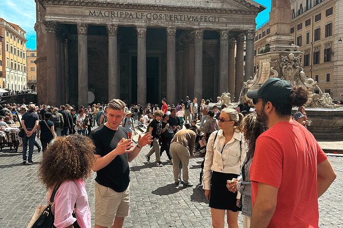 Rome: Guided Small Group Walking Tour of City Highlights - Launching from Piazza d’Aracoeli near Colosseum energy
